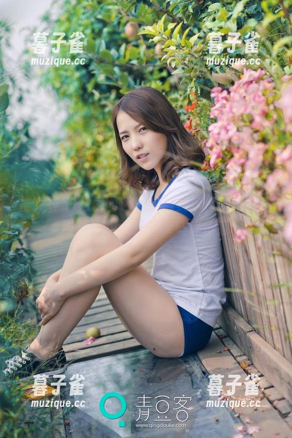 推女神-颜美汐 推女神 - 私房图包里的颜美汐,夏日气息四溢,甜腻又略带些许倦意