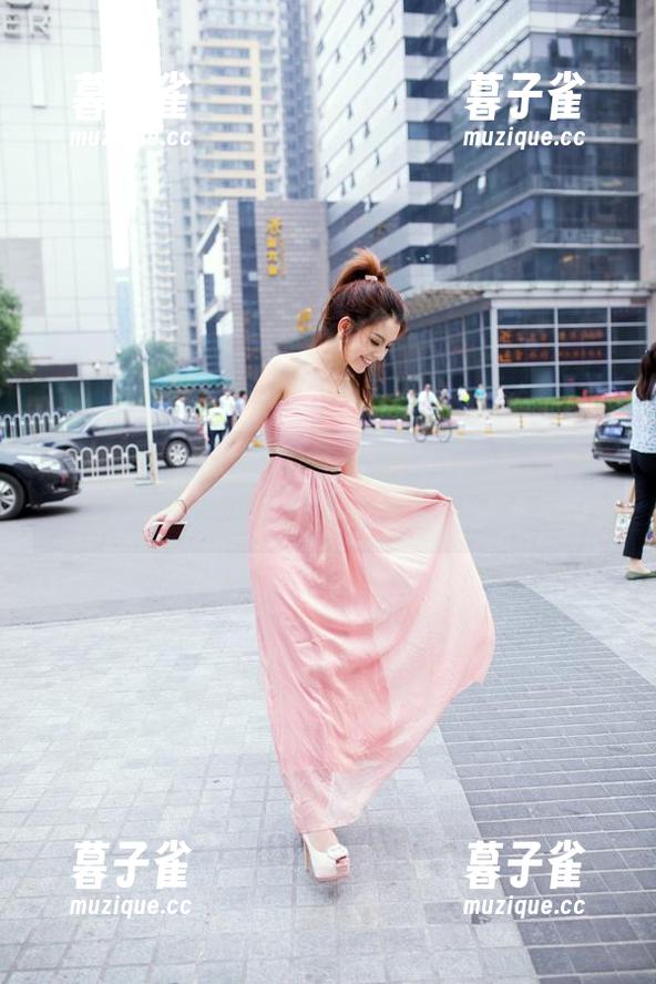 推女郎-Lina 推女郎 - Lina的牛仔裤:用美图写真捕捉每一个瞬间的自由!