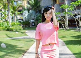 推女郎 – 美丽有毒：赵纹清的连衣裙写真集，准备好下载了吗？