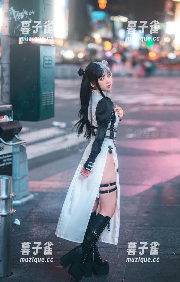 果咩酱w 当果咩酱w翻开蕾丝的秘密:高清写真集让人心动不已