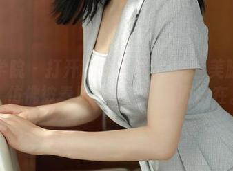 模范学院 – 打开糯美子Mini全套美脚图片，仿佛被春风拂面，轻盈而自在。