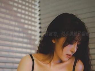 樱晚gigi私房图集：一件皮衣，似乎讲述了很多…