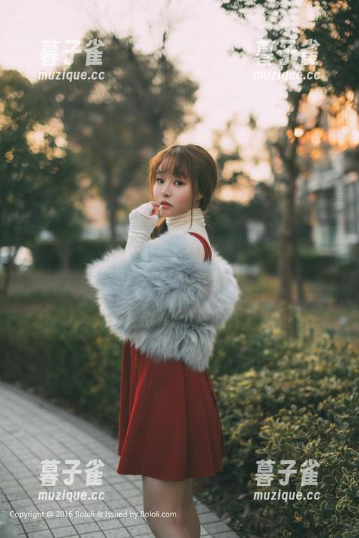 波萝社-猫九酱Sakura 波萝社 - 从猫九酱Sakura变身定制妹妹:一张图片一声叹,真是瞎了我的手机!