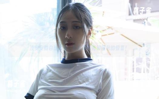 浅安安 浅安安的白丝时光,给你带来高清图包的惊喜!