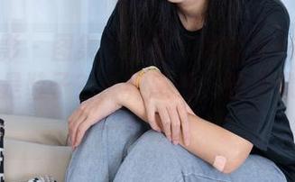 甜予摄影 – 图集中栗栗和她的帆布鞋：难道真的是鞋子？那种感觉，却又像生活的一部分。