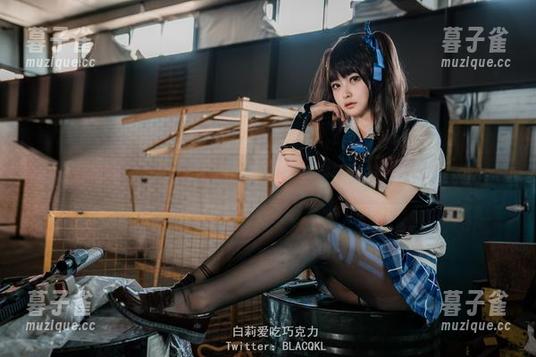 白莉爱吃巧克力 白莉爱吃巧克力的JK图集,分享那些你无法抗拒的俏皮瞬间!