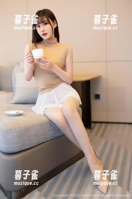 秀人网-四月月 秀人网 - 从未如此迷人:四月月的修女美图,免费的惊喜等你来拿!
