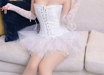 秀人网 – 泳池里的私房小肉肉咪：奇妙的色彩与光影交错