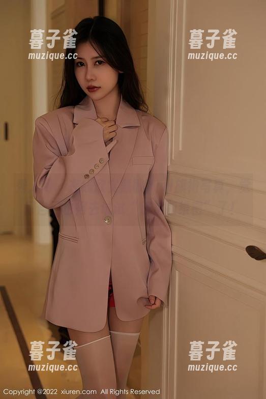 秀人网-慧敏Vivi 秀人网 - 在线欣赏慧敏Vivi旗袍写真,觉得自己也得去试试“旗袍版维密”了!