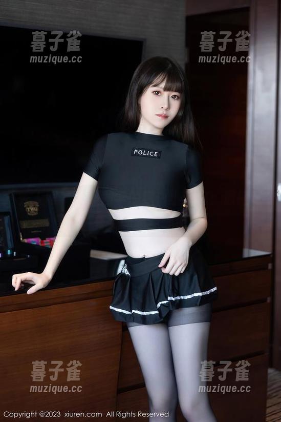 秀人网-梦然同学 秀人网 - 梦然同学的纯白小秘密:原图写真中的微妙温度