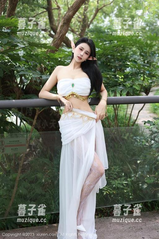 秀人网-苏曼兮 秀人网 - “死库水”写真集——苏曼兮的专属小天地,谁说水是湿的吗?
