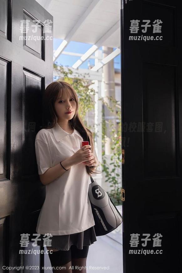 秀人网-雪瑞Lisa 秀人网 - 别错过!雪瑞Lisa的校服套图,绿色通道,免费获取!