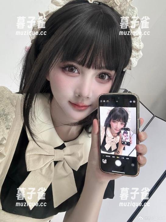 秋山AkI 秋山AkI的秋の恋,原图分享,真是让人一见倾心