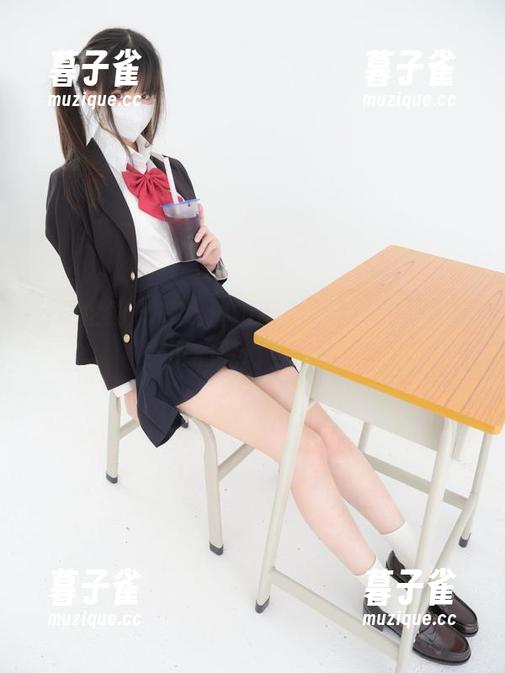 紧急企划-奶糖 紧急企划 - 在线:奶糖兔女郎的图集,光影下的梦幻与淘气。