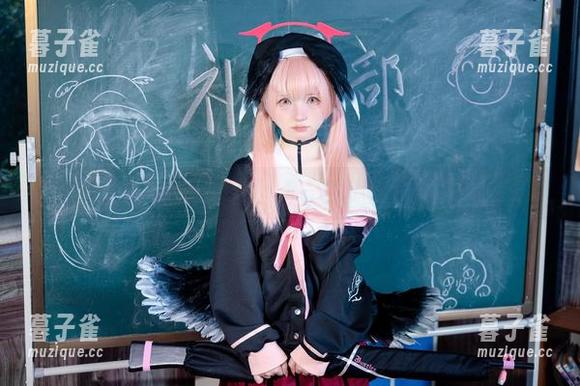 花铃Hana 花铃Hana小恶魔最新原图:看完你可能会觉得自己好无聊。