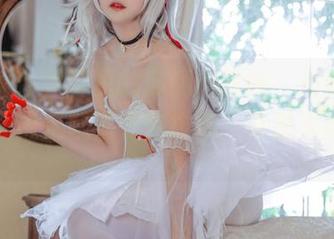 高清女仆写真里的苏嫣嫣阿姨，光影下的表情，像是藏了无数故事，真是太迷人了。