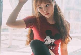 菠萝社 – 让Monkey_小潘鼠的丝袜套图精选带你进入“丝袜王国”，你准备好了吗？