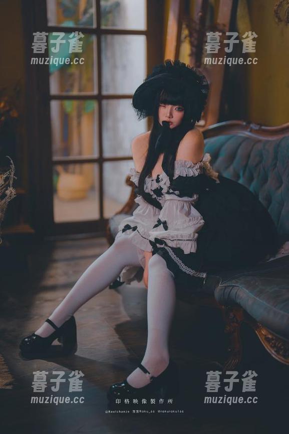 落落Raku 落落Raku的厨娘梦幻旅程:写真集分享,劈啪作响的幸福感