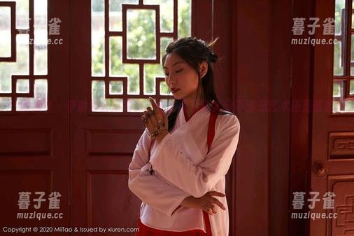 蜜桃社-伊琳 蜜桃社 - 伊琳办公室写真:全套图片让人分不清是艺术还是诱惑?