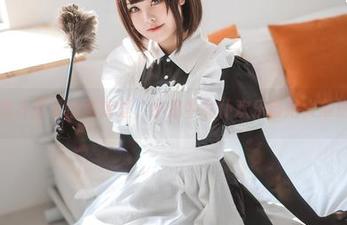 在蜜汁猫裘的图库里，小奶牛女仆欢乐自拍大放送！