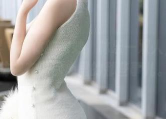 语画界 – 身体的微妙，林乐一双人，原图仿佛在说你心里的那些事儿。
