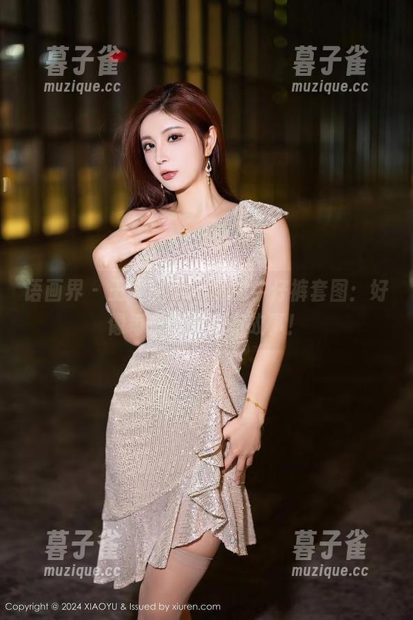 语画界-王馨瑶yanni 语画界 - 王馨瑶yanni的牛仔裤套图:好像每条裤子都有故事!