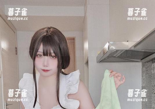 贞子蜜桃的高清图库：姐姐毛衣里的温暖与调皮