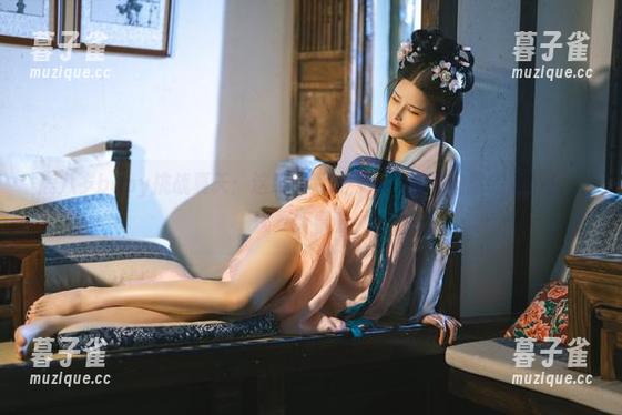 鹿八岁baby 鹿八岁baby挑战夏天:这组照片让‘热’情与幽默完美结合,快更新看看!